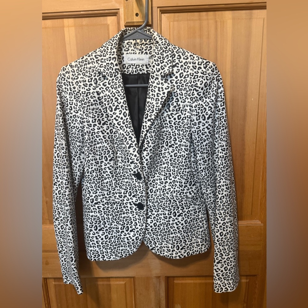 Calvin Klein White and Black Leopard Print Blazer Y2K Women’s Size 2